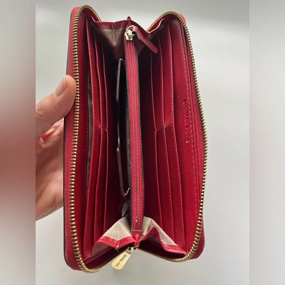 Michael Kors Jet Set Wallet - Picture 4 of 10